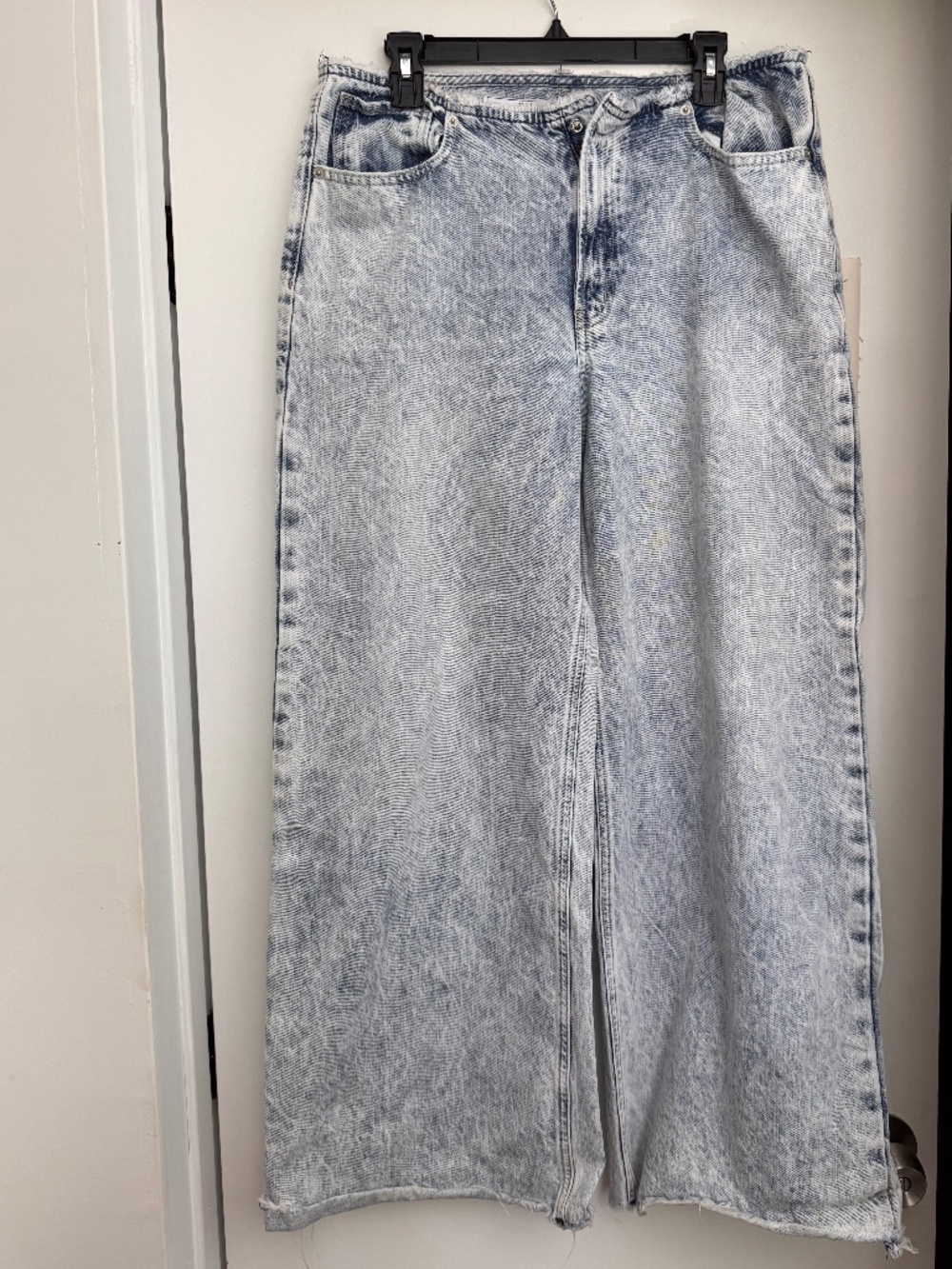 Gap Low Rise Wide Baggy Jeans Marble Acid Wash Raw Hem Size 31 / 12